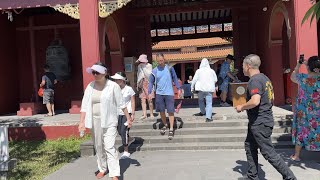 熱門旅遊城市三亞，六十塊錢一天的旅館酒店，遍地都是。仿古的孔子廟