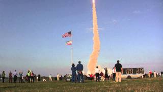 Space Shuttle Discovery Launch from the Back of the NASA Press Site Raw Footage