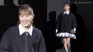 ももクロ百田夏菜子、美脚際立つフレアミニでブラックカーペットに登場　『Harper's BAZAAR 10th Anniversary Event』