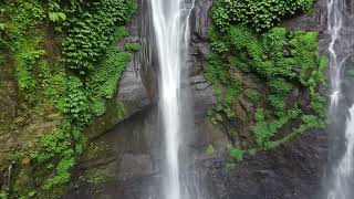 Relaxing #whitenoise of waterfall in Canada 🇨🇦