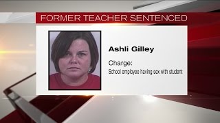 Pell City teacher charged with sex with students