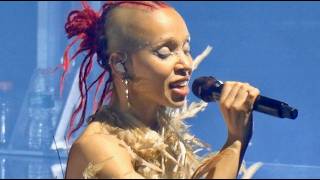 FKA Twigs - Two Weeks - Live from The Body High Tour at Madison Square Garden