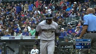 MIL@NYM: Broxton drives in Villar with grounder