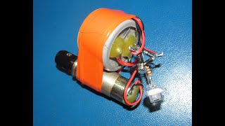 Modern Dynamo Flashlight - Doesn't Use Batteries! Let's look Inside.