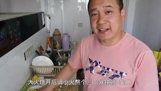 黄瓜别再拌着吃了，教你个神仙吃法，一次2斤都不够吃，清脆爽口