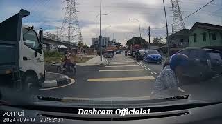 Dashcam Recording - Kesian pakcik tu terlanggar keret sebab ada kereta keluar tiba-tiba 😱