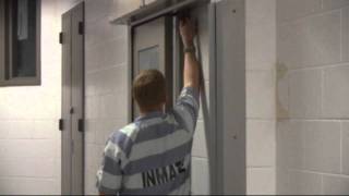 Inmates paint the Naples jail