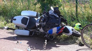 Motoragent met politiemotor krijgt ongeluk met scooter in Koog aan de Zaan. Twee gewonden.