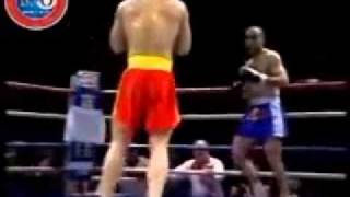 Liu Hai Long vs Samedov Rasim (散打 / 散手 Sanda/Sanshou VS 極真会館 Kyokushin Karate)