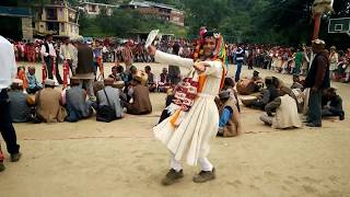 कुल्लू की पारंपरिक माला नाटी का मनोरम दृश्य.. Kullu Nati Dance at village Arsu Fair