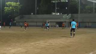 2013/8/1(木)新宿区2部リーグ　AOKING　vs　新宿FC OB会　2点目：堀口左足ミドルシュートでゴール