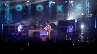 The Kooks - She Moves In Her Own Way live @ Doncaster Dome
