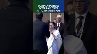 CM Mamata Banerjee Offers A Flower To ITC MD Sanjiv Puri At The CII National Council Meet | N18S