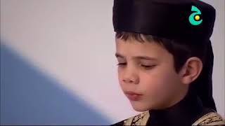 الطفل المعجزة المغربي الزبير الغوزي ~~ أبكى لجنة التحكيم في مسابقة تيجان النور