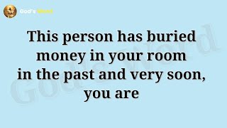 💰🕵️♂️ Someone buried money in your room long ago! Very soon, you'll discover why... 😱🏠