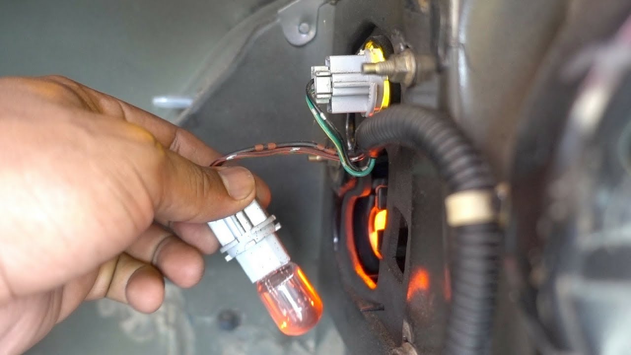 How To Replace Tail Light Bulbs Youtube How To Replace Tail Light Bulbs Youtube