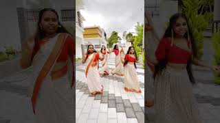 Ammayum Makkalum....      Dancing Petals || #dance #shorts #viral #song #cover #withmom