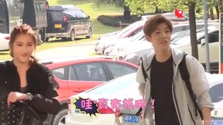 关晓彤为何会接受鹿晗？看完关晓彤家的房子，再看鹿晗家：高攀了