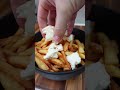 le classique du québéc la poutine 🤤 shorts recette poutine quebec seizemay cuisine food