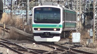 ポイントをクネクネと曲って我孫子駅に到着してくる常磐快速線上りE231系