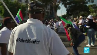 Xénophobie en Afrique du Sud : les travailleurs étrangers pris pour cible • FRANCE 24