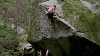 Squamish Bouldering: Be On Four (V7)