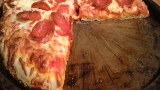 Lee's Frozen Pizza Reviews: Delissio - Rising Crust - Pepperoni Pizza