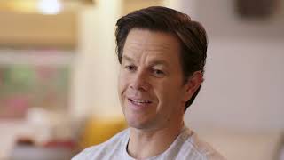 Instant Family  - Itw Mark Wahlberg (official video)
