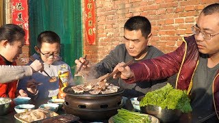 【食味阿远】400块钱吃了顿烤肉，黑猪肉、牛排轮番烤，滋滋冒油闻着香，解馋 | Shi Wei A Yuan