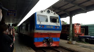 [603] D19E-924: SE7 vào ga Biên Hòa, D13E-714: A2502 tránh (16:32 - 2/7/2022)