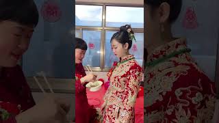 女儿出嫁了 妈妈喂你吃碗饺子 祝福你们 #wedding