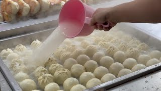 Steam Fried Baozi, Pan Fried Dumplings - Taiwanese Street Food/ 水煎包, 鍋貼, 台灣傳統市場美食