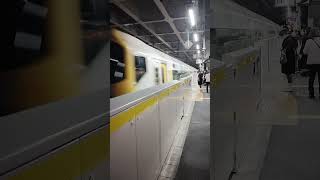 御茶ノ水駅の総武線ホームを通過する房総特急E257系 #train