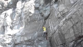 山野井泰史＠三宅島 富賀浜 （アイランダー5.11a）