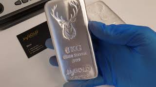 Buy Silver Bullion New Zealand - The Regal 1kg Silver Stag Bullion Bar 👑