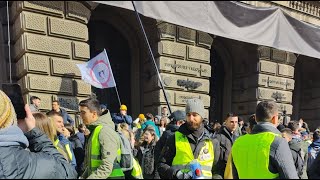 Uživo: Studenti u velikom broju blokiraju Beograd, a drugi iz Novog Sada marširaju