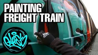 GRAFFITI 🚇 PAINTING FREIGHT TRAIN DAYTIME 🚂