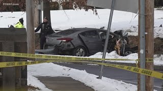 2 people dead after stolen car crashes into tree in New Haven: State police