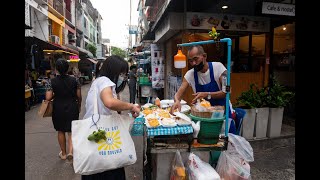 [4K] Bangkok bustling street food inside Phetchaburi Soi 5 on the evening