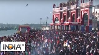 Devotees offer prayers in Rameswaram on occasion of 'Masi Amavasai'