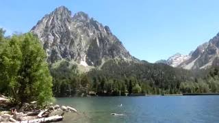 夢のように美しいピレネーの湖　スペイン　Estany de Sant Maurici Parc Nacional