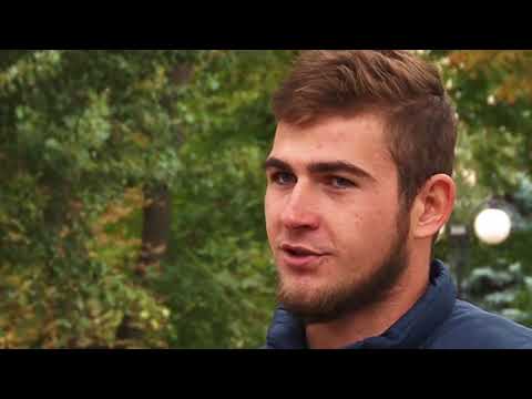 Олег Кухарик