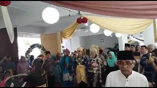 Kmbtt WakJai- Kompang ( Arrival at Groom's Place)