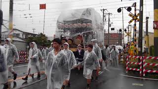 20171021 013第36回南総里見まつり神明町踏切を渡る