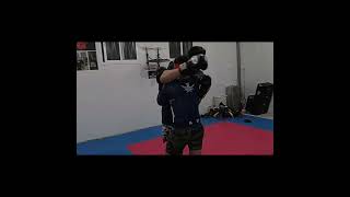 פרק 5 ,עונה 2אומנות לחימה VS אומונת לחימה .MMA vs MMAקרב איגרוף קלאסי בעיניים מכוסות.