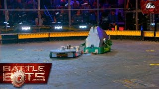 Chomp vs. Disk O' Inferno - BattleBots