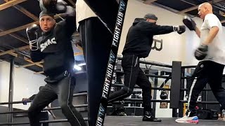 MARIO BARRIOS DRILLING KNOCK OUT COMBOS FOR KEITH THURMAN DAYS ON THE PADS DAYS AWAY FROM FIGHT!