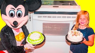 Assistant Cake Making Contest with Mickey and Minnie Mouse