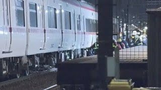 ブレーキ間に合わず…駅の構内で成人とみられる男性が快速特急にはねられ死亡 一部区間で一時運転見合わせ