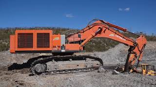 Hitachi ZX870 loading Volvo A30